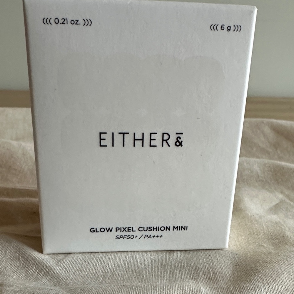 EITHER& Glow Pixel Cushion Mini - NIB
FREE WITH PURCHASE!!!